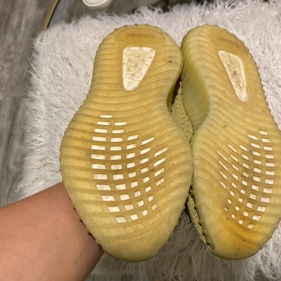 Yeezy Boost 350 V2 Marsh size men’s 4.5 - Picture 5 of 5